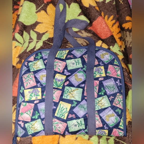 Quilted Cross Stitch Thread Organizer Bag Zip Around - Picture 2 of 9